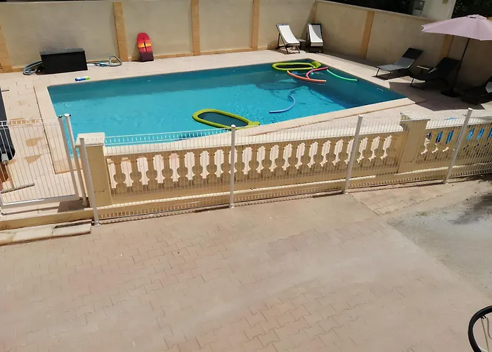 La Vie Est Belle * Meynes