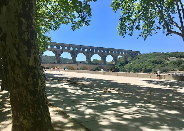 La Vie Est Belle * Meynes